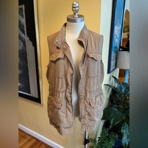 gap khaki safari vest
